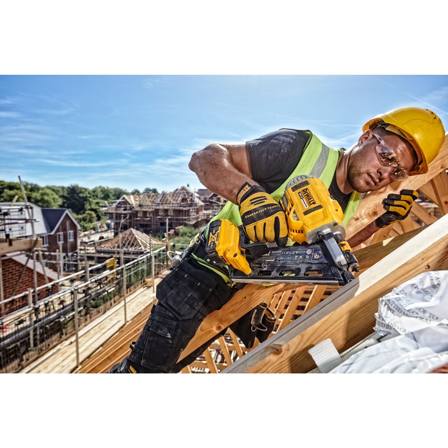 Cordless battery powered DEWALT Framing Nailer for roof trusses and slats