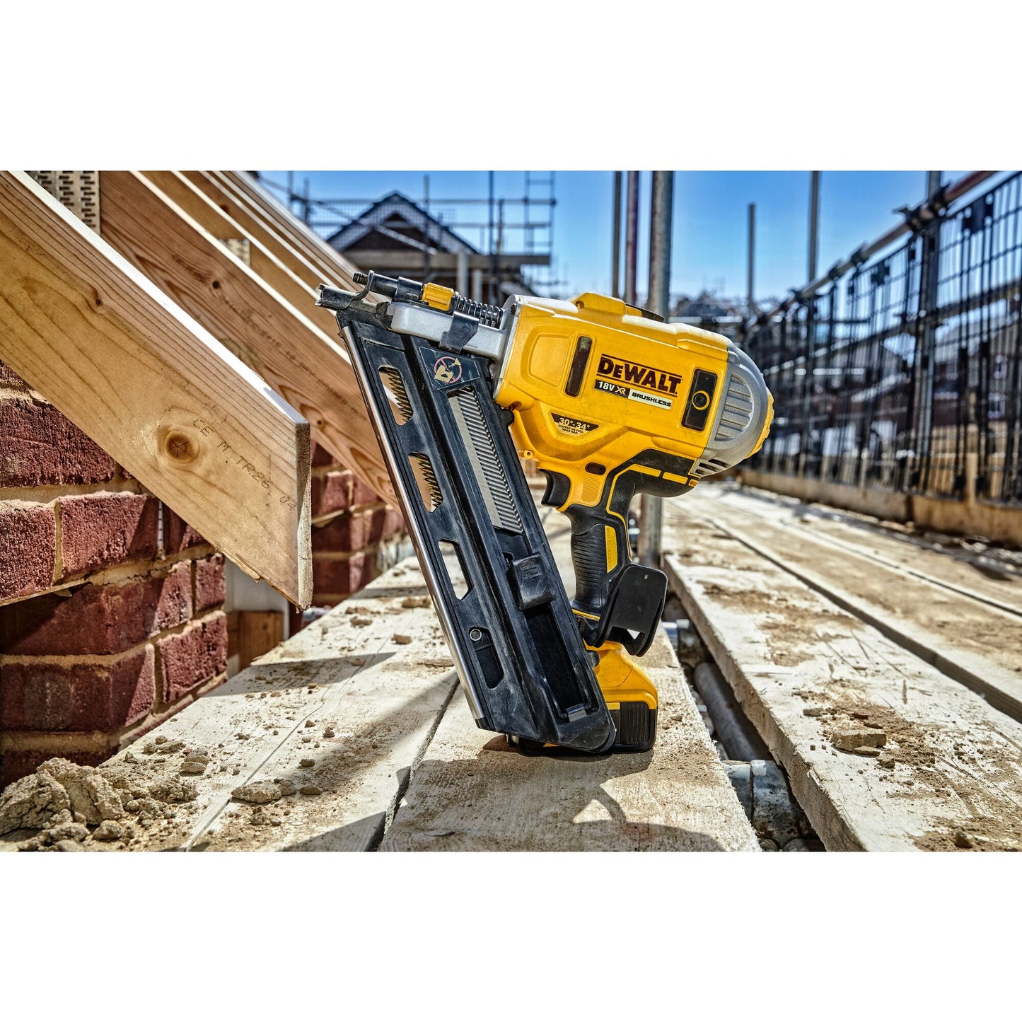 Cordless battery powered DEWALT Framing Nailer for stud walls internal and timber