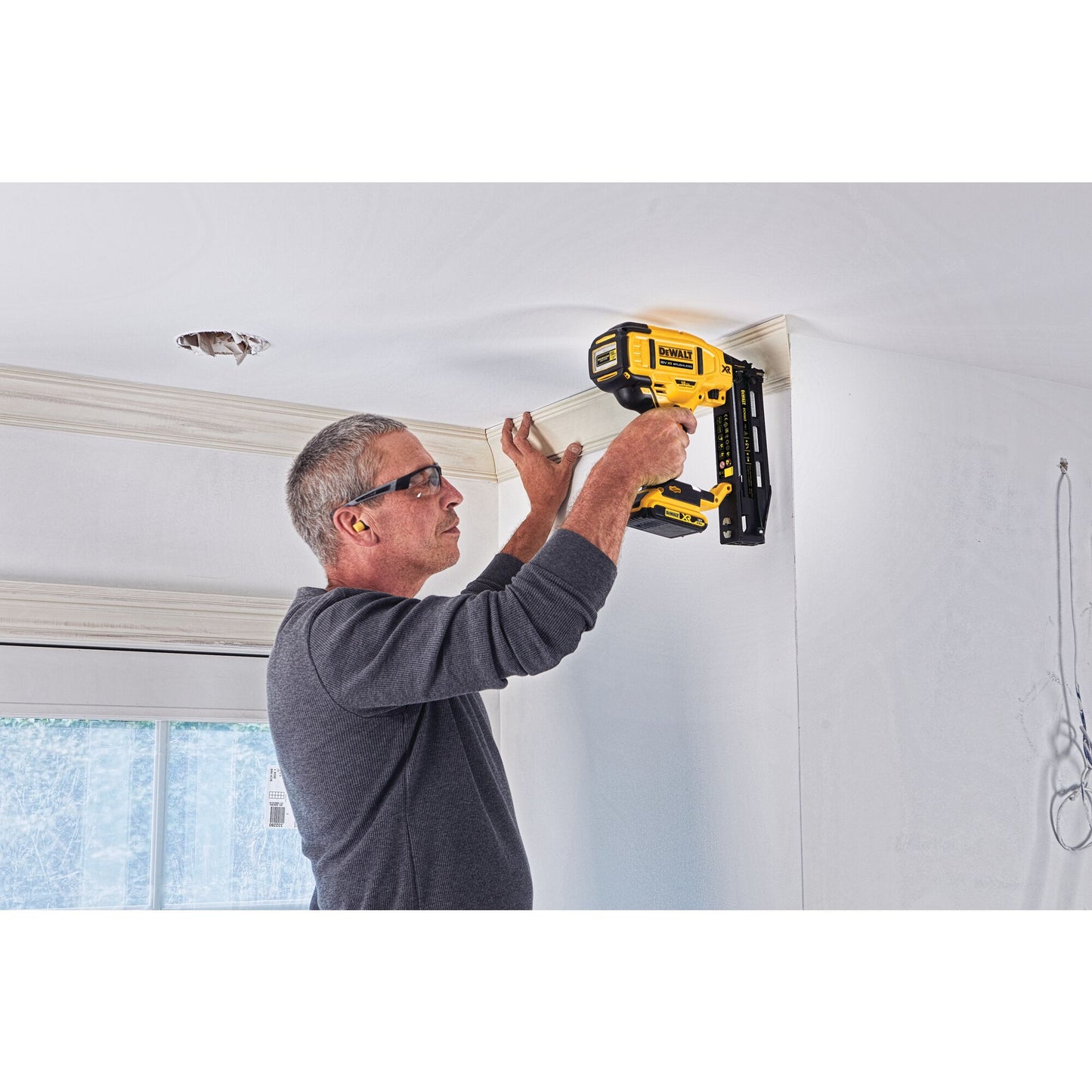 DEWALT 18V XR Brushless Second Fix Straight Nailer (16 Gauge) for indoor trim and Architraves