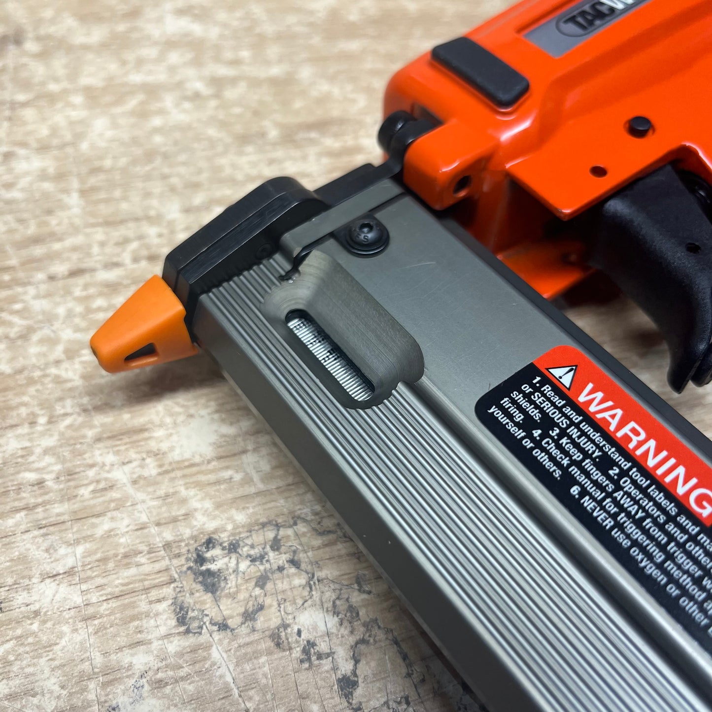 Tacwise 23g Pinner for Beading and Trim - Secret Pinning 1746 - close up of the magazines viewing window