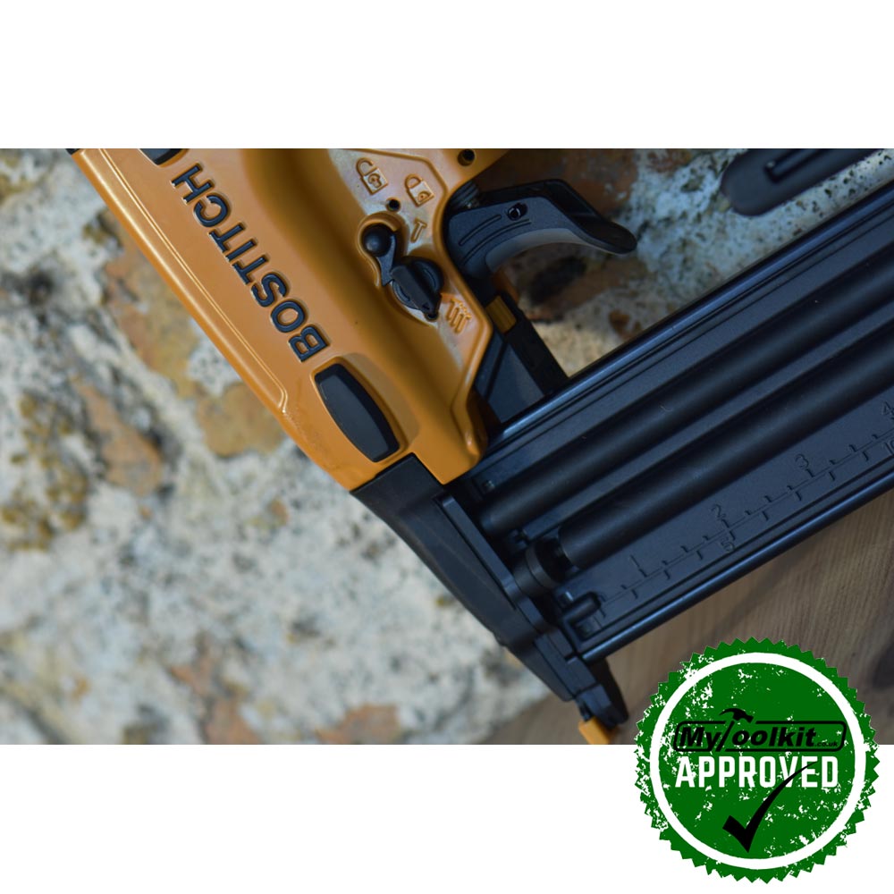 Stanley Bostitch 18 Gauge Brad Nailer (15-50mm) BT1855-E magazine close up view