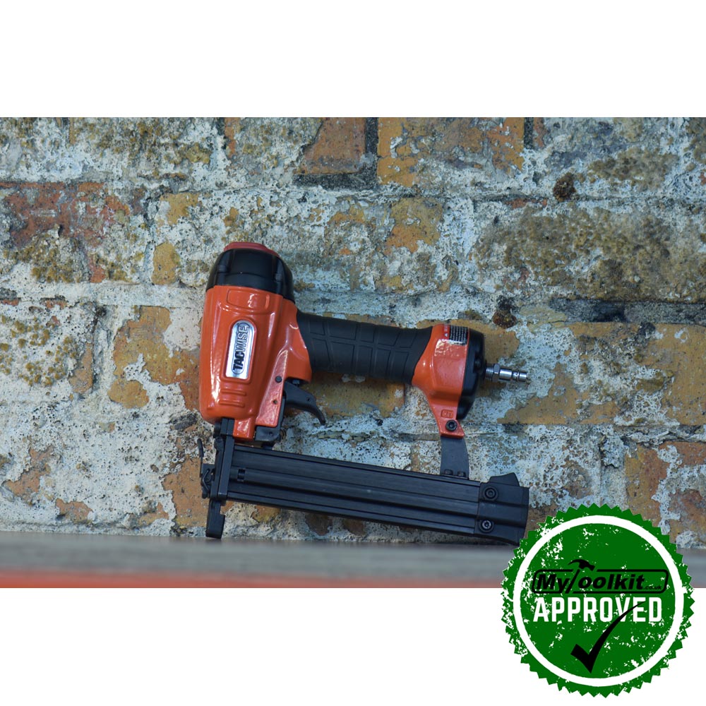 Brilliant brad nailer with variable adjustment of the fastener drive