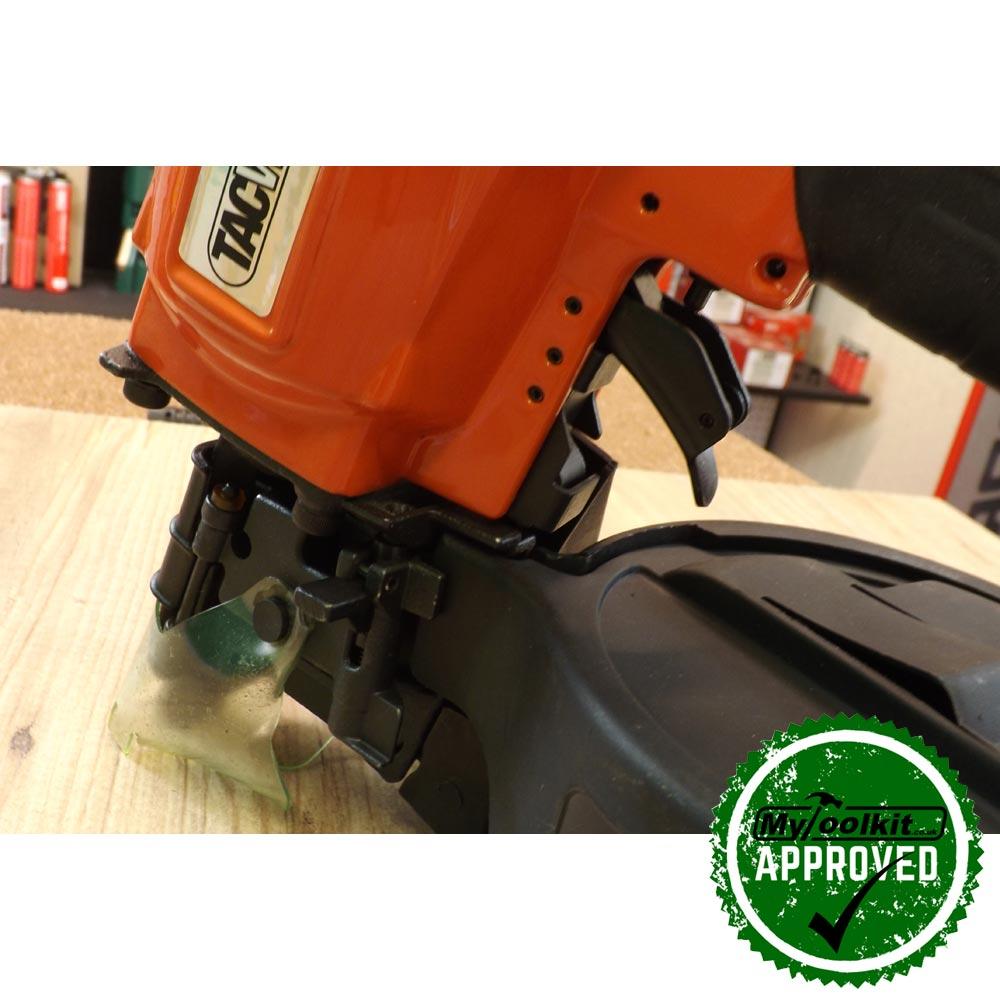 Tacwise Flat Coil Nailer (25-57mm) GCN57P close up on the mechanics