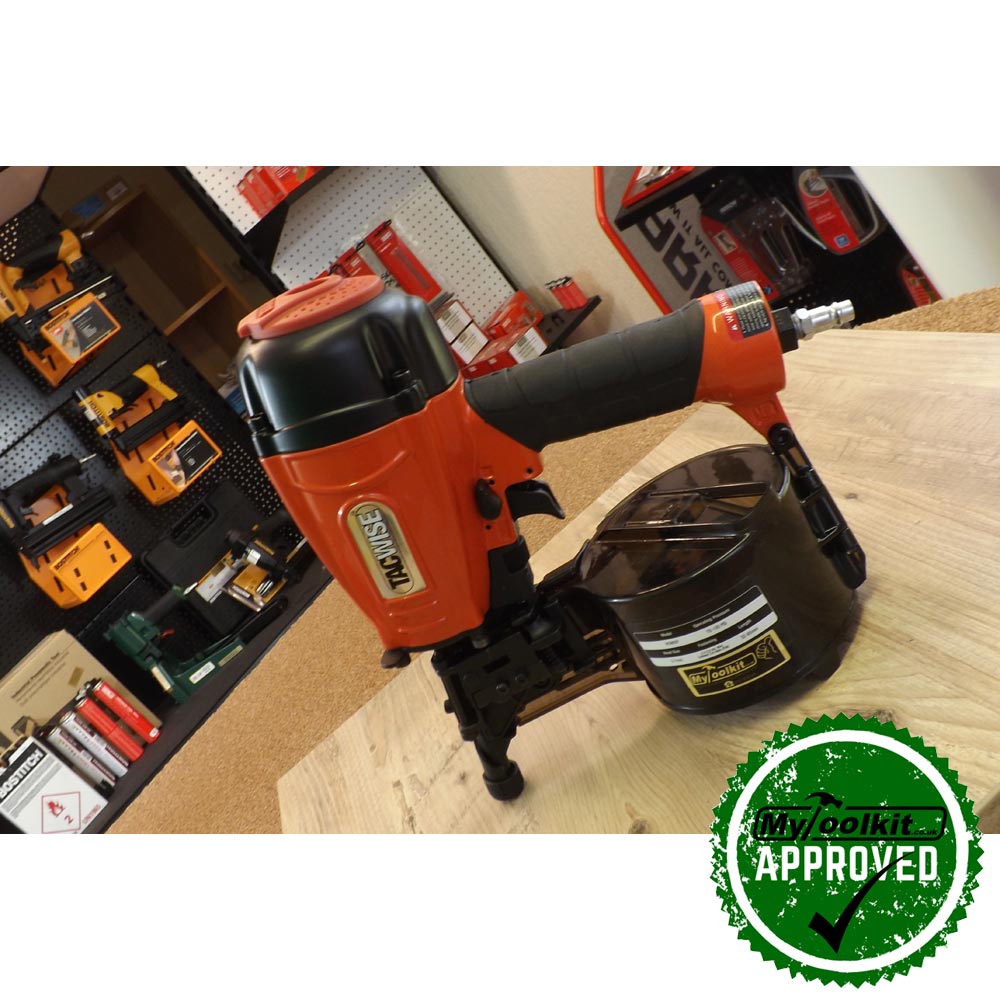 Tacwise 2.3-2.5 Flat Coil Nailer (32-65mm) HCN65P on wood
