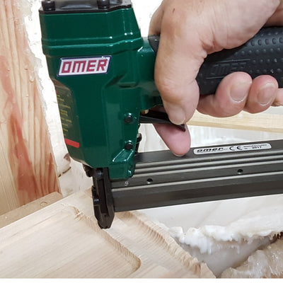 Omer 21G Mini Brad Nailer 15-30mm MG30 int the workshop