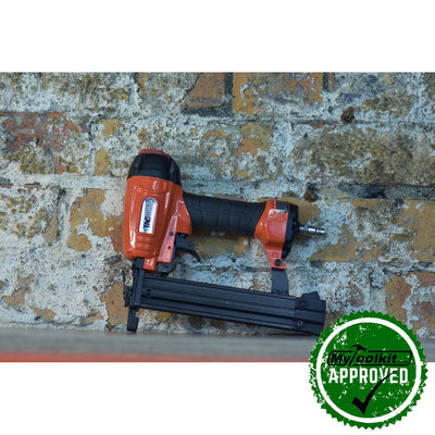 Brilliant brad nailer with variable adjustment of the fastener drive
