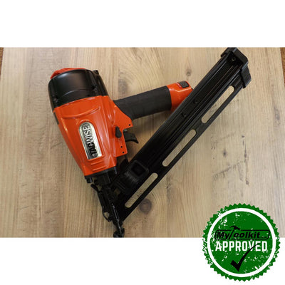 Tacwise 15 Gauge Inclined Air Brad Nailer (32-64mm) GDA64V lying on wood